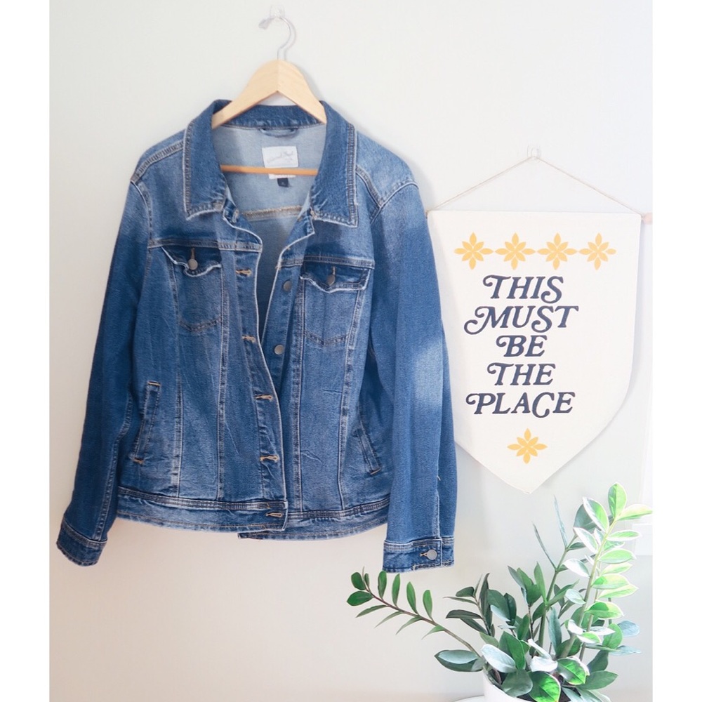Universal Thread Essential Freeborn Denim Jacket